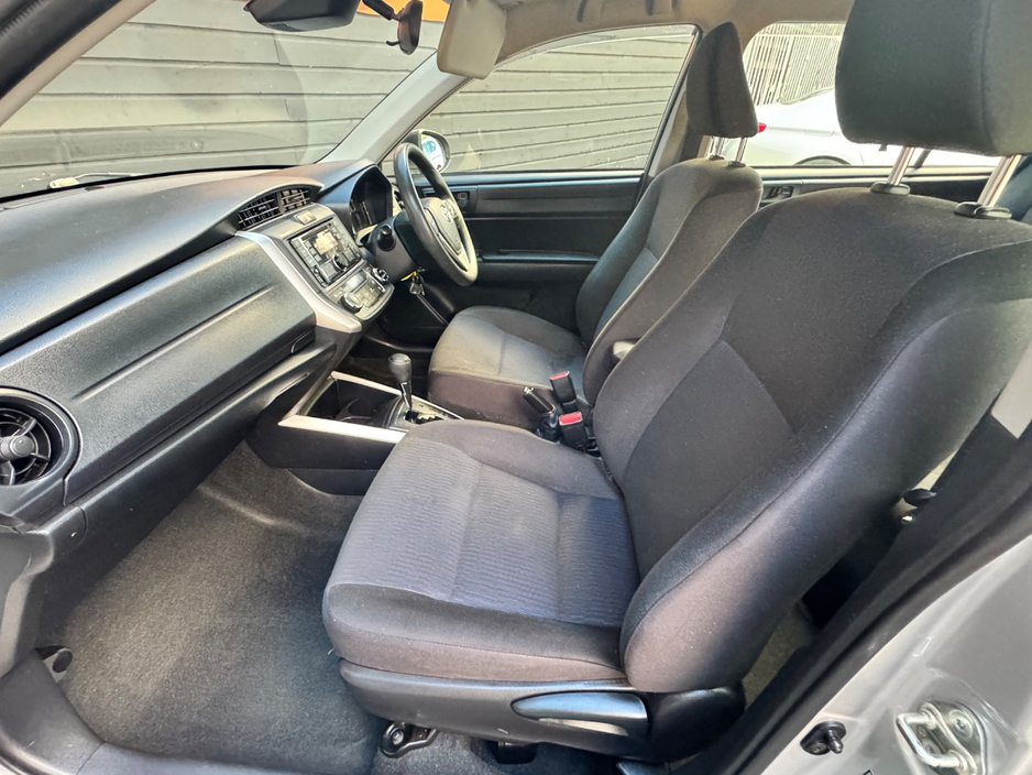 2018 Toyota Corolla - image 8