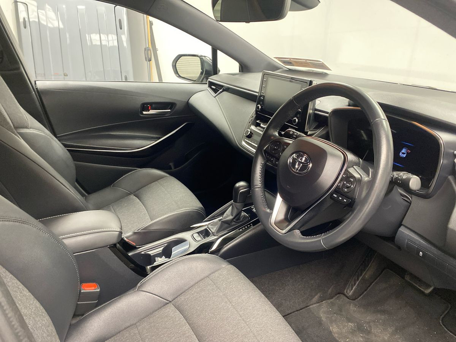 2021 Toyota Corolla - image 4