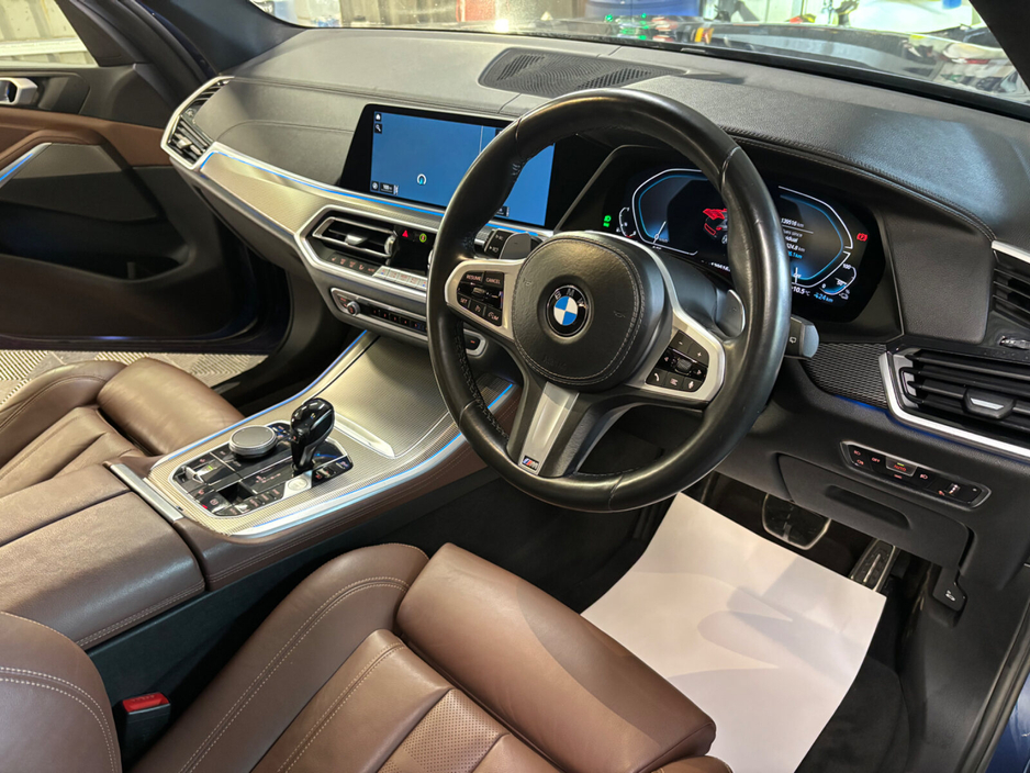 2021 BMW X5 - image 4