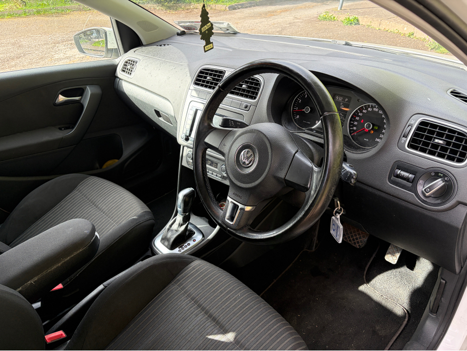 2011 Volkswagen Polo - image 12