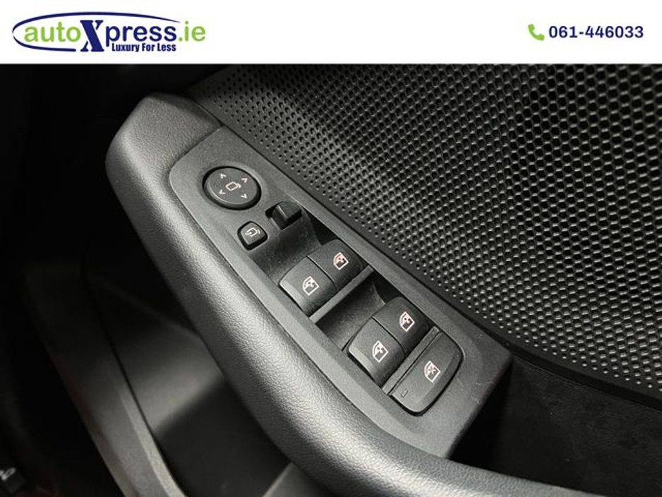 2020 BMW 1 Series - image 21