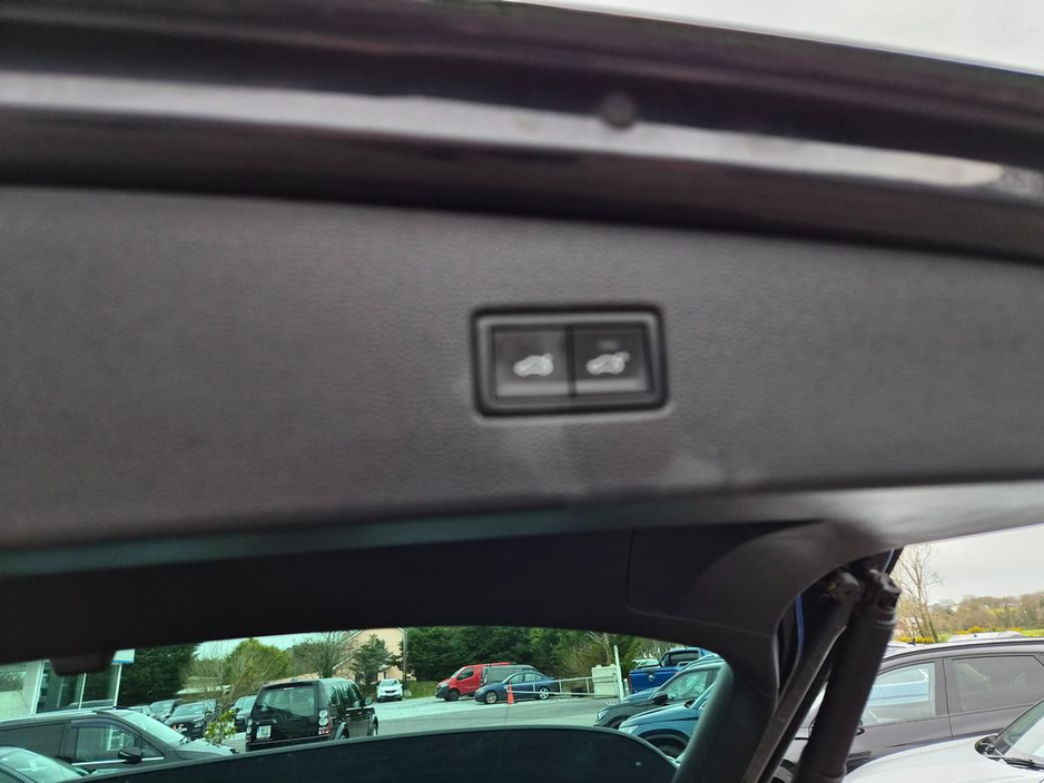 2018 Volkswagen Tiguan - image 4