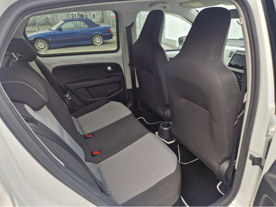 2014 Volkswagen up! - image 14