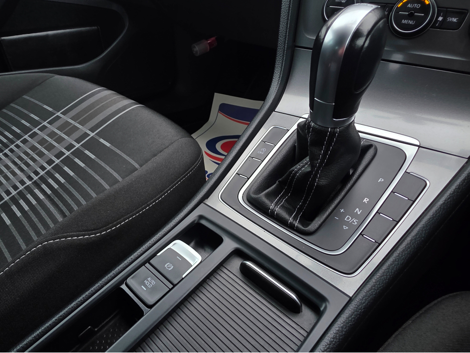 2016 Volkswagen Golf 1.2 TSI HIGHLINE ALL STAR EDITION - REVERSE CAMERA - ALLOYS - STUNNING CAR - LOW TAX BAND €14,450