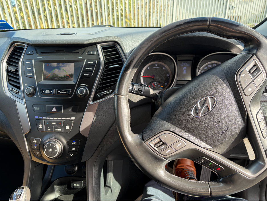 2015 Hyundai Santa Fe - image 8