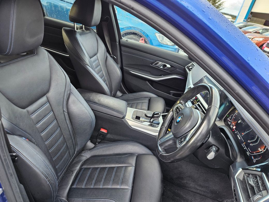 2022 BMW 3 Series - image 11
