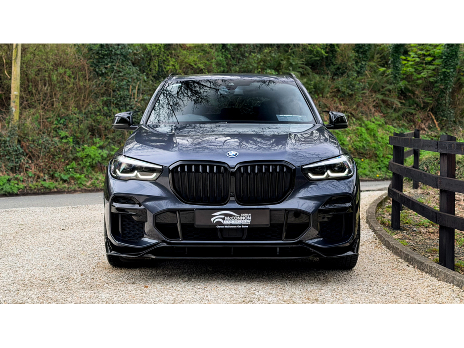 2021 BMW X5 - image 2