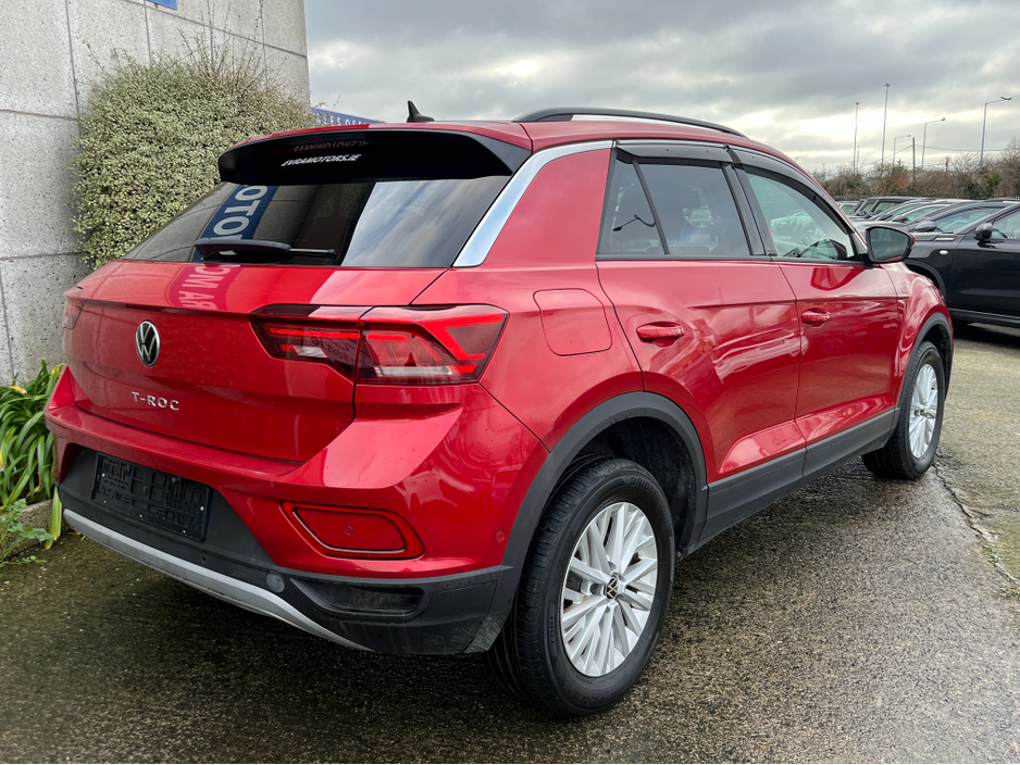 2023 Volkswagen T-Roc ACTIVE AUTOMATIC 1.5 PETROL //VERY LOW MILES//KEYLESS ENTRY//ADAPTIVE CRUISE CONTROL//BLIND SPOT WARNING// €29,950