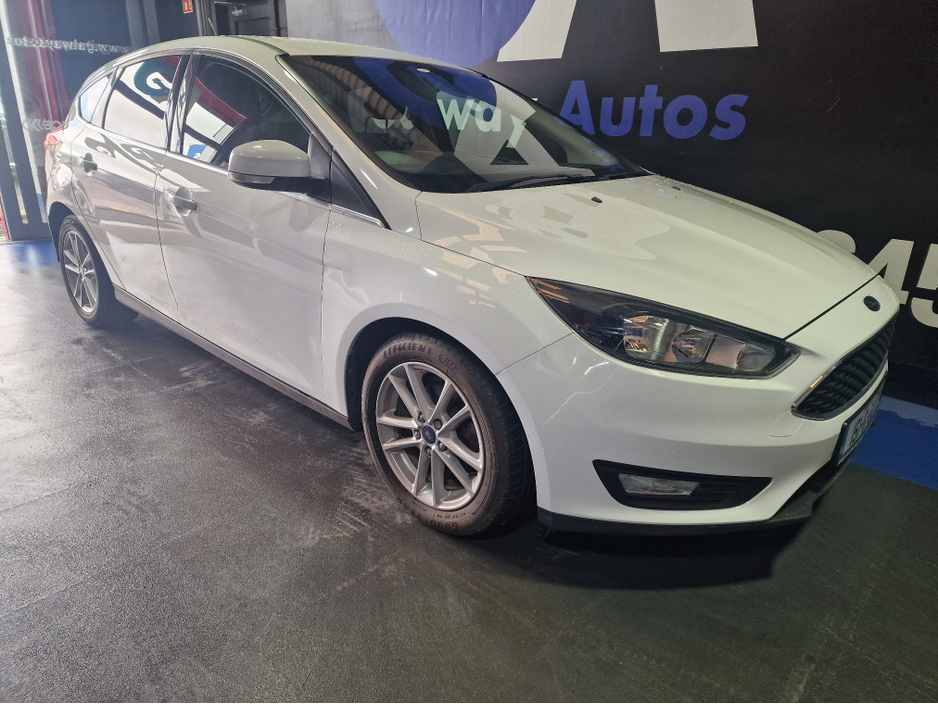 2015 Ford Focus - image 12