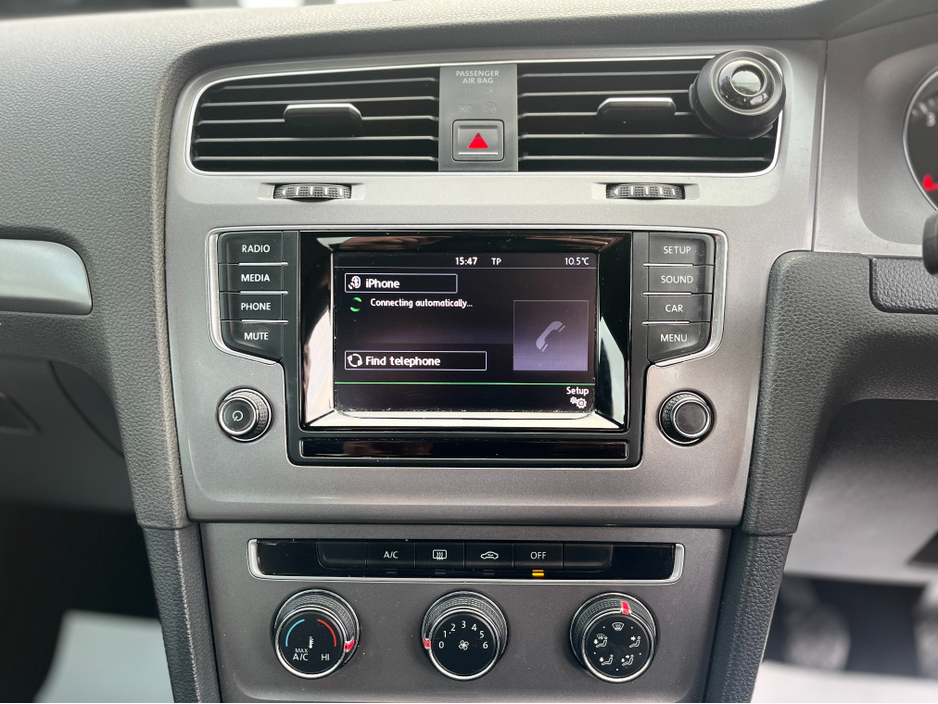 2014 Volkswagen Golf - image 12