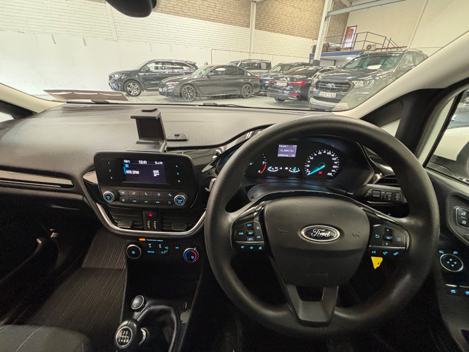 2020 Ford Fiesta - image 10