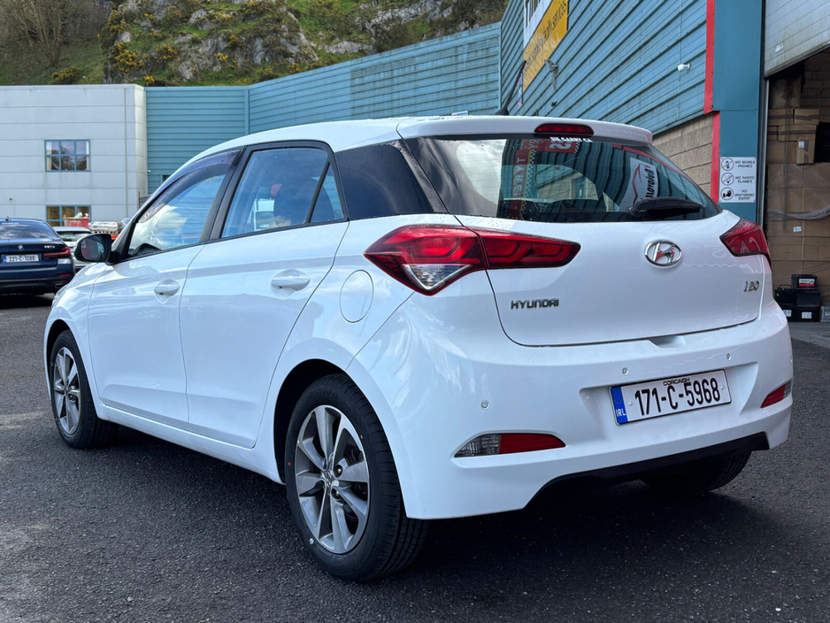 2017 Hyundai i20 - image 14