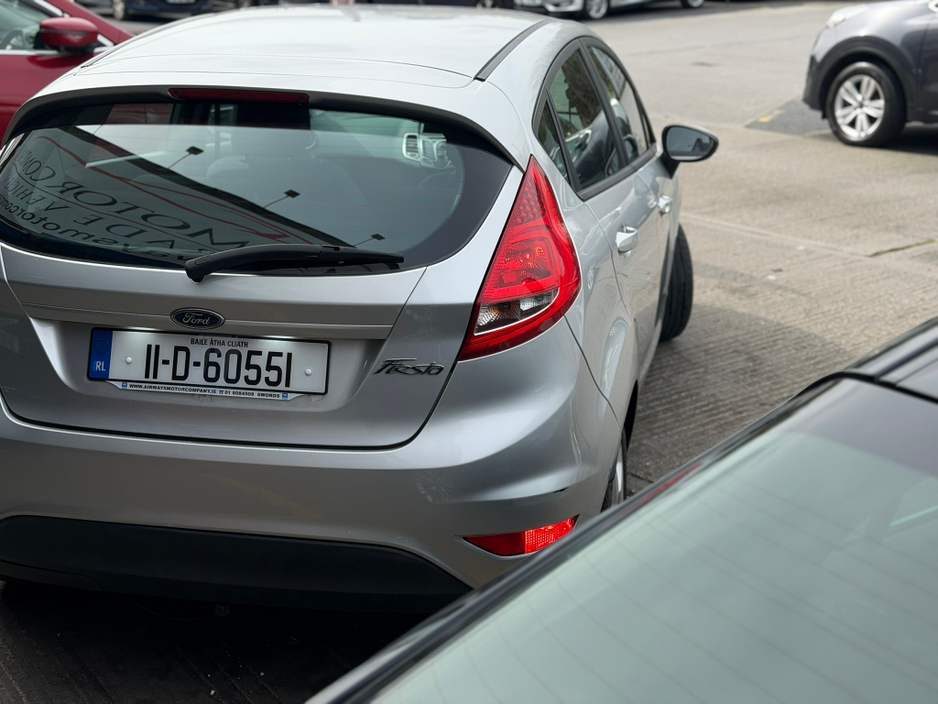 2011 Ford Fiesta - image 21