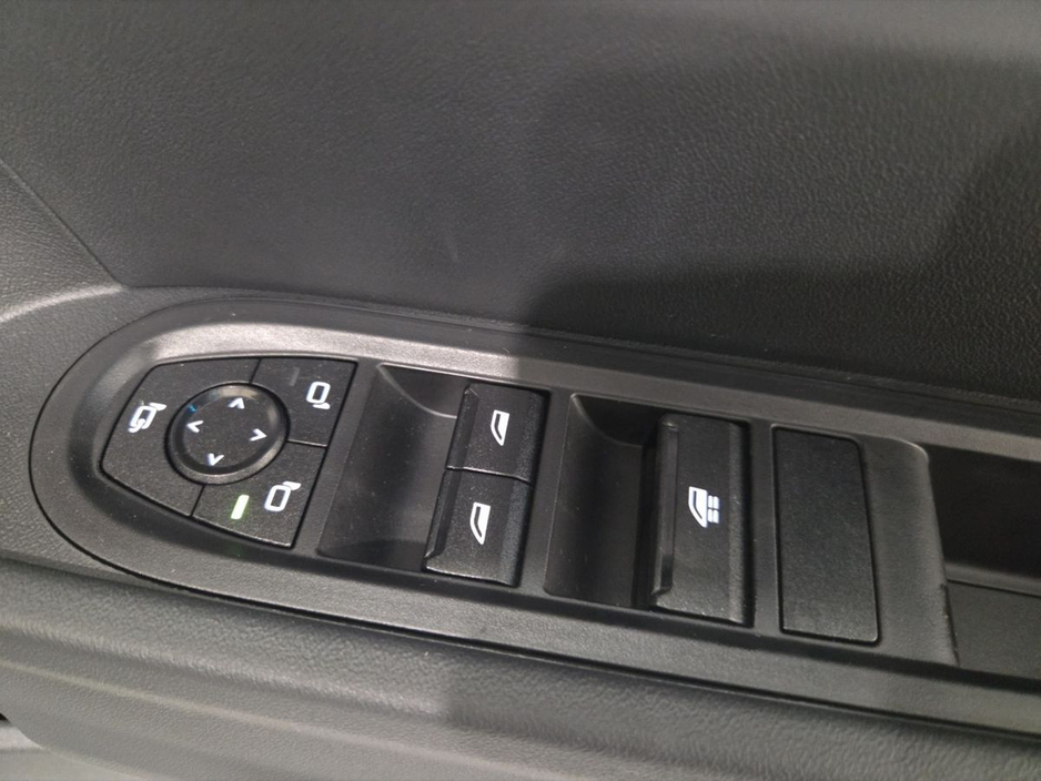 2025 MINI Hatch - image 22