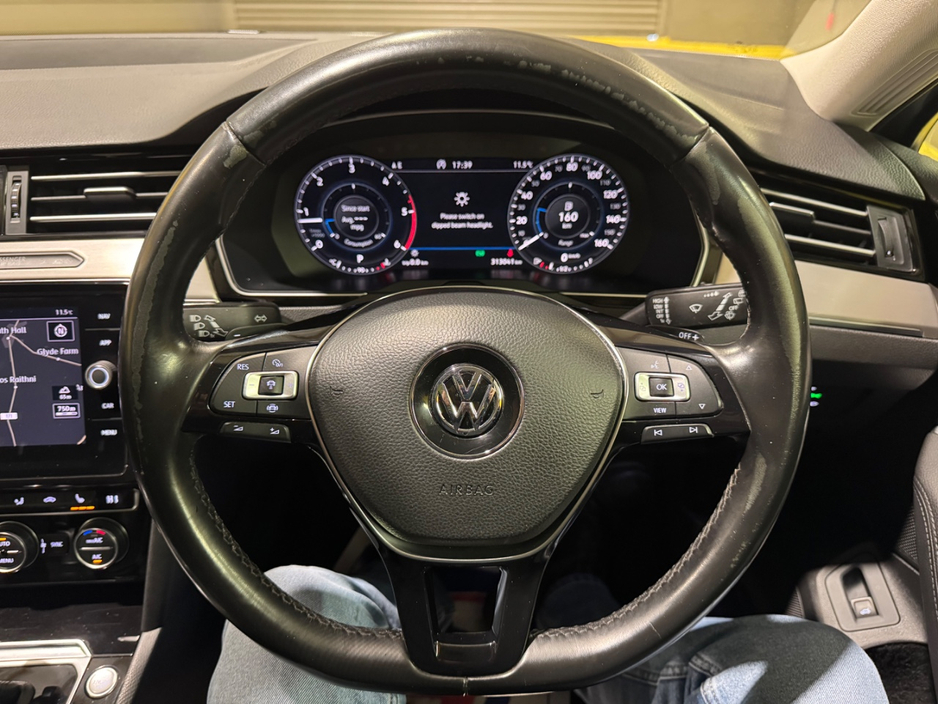 2019 Volkswagen Passat - image 19