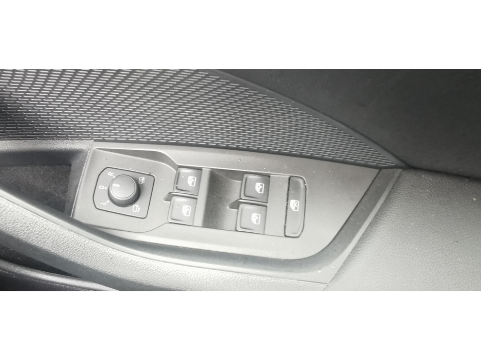 2023 Skoda Octavia - image 19