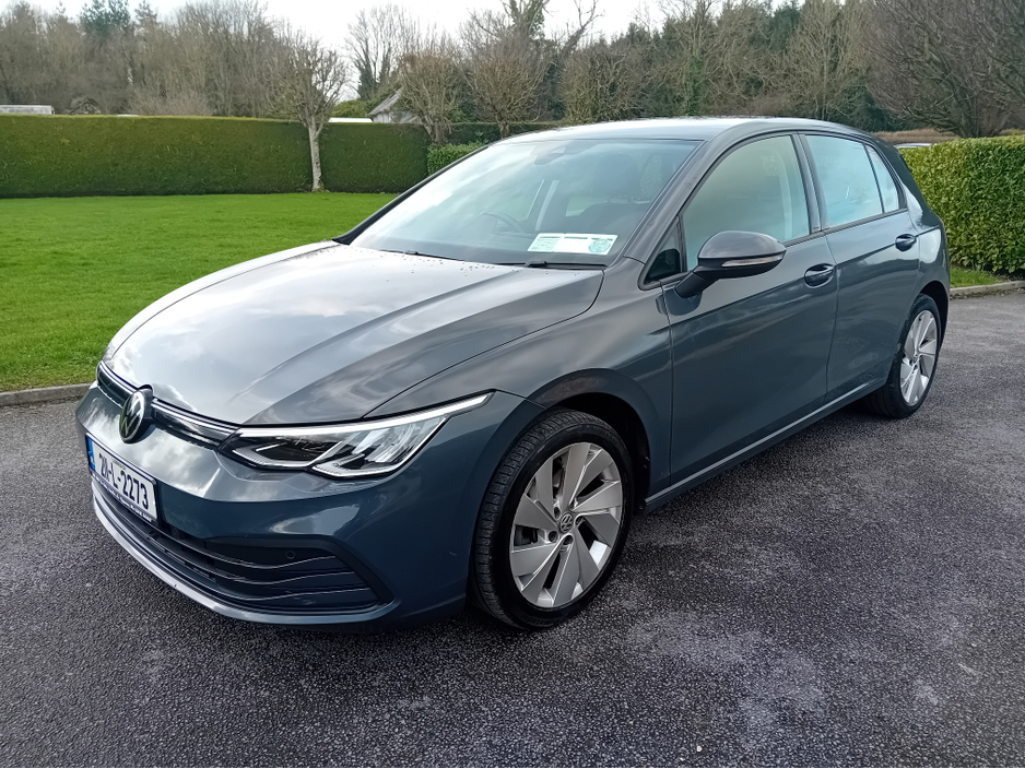 2021 Volkswagen Golf - image 4