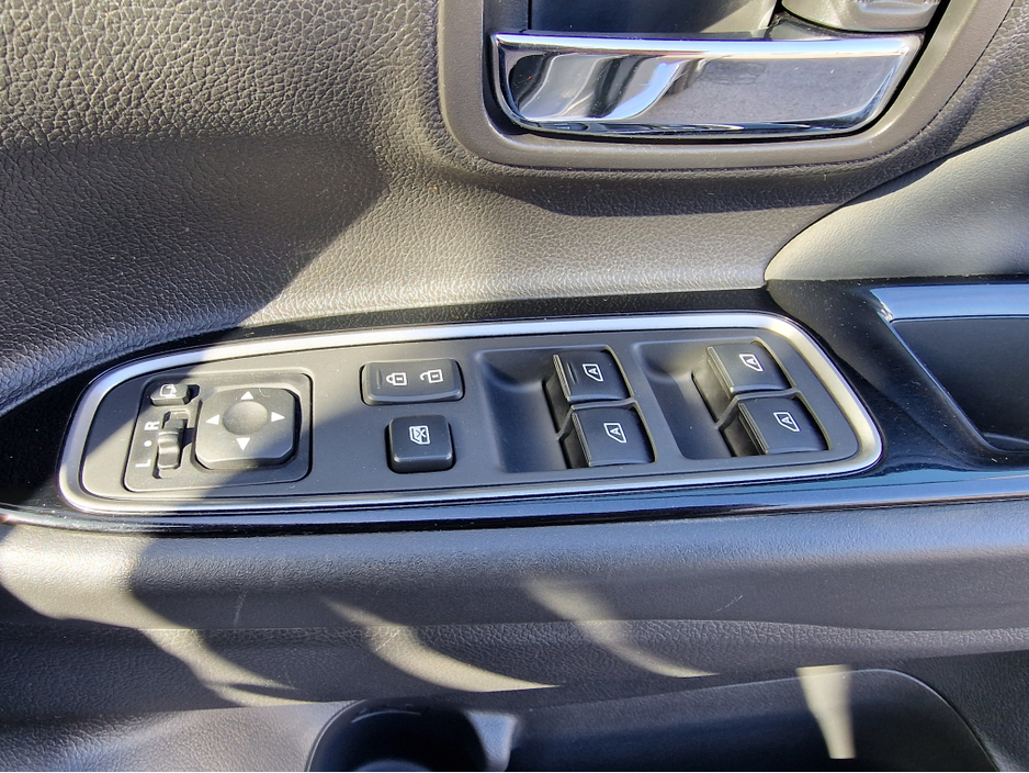 2019 Mitsubishi Outlander - image 17