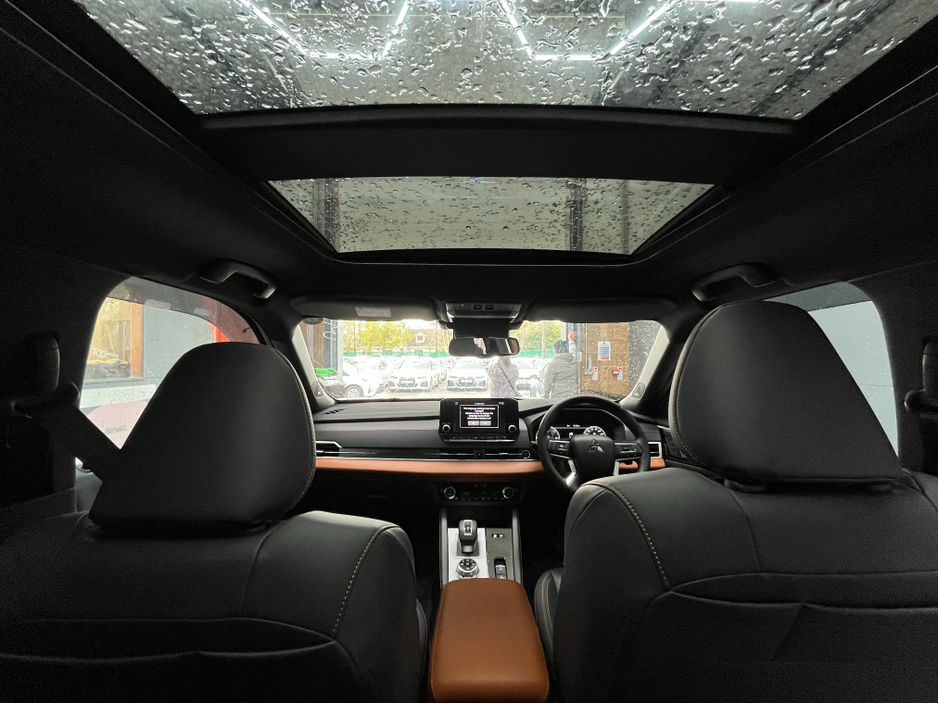 2023 Mitsubishi Outlander - image 21