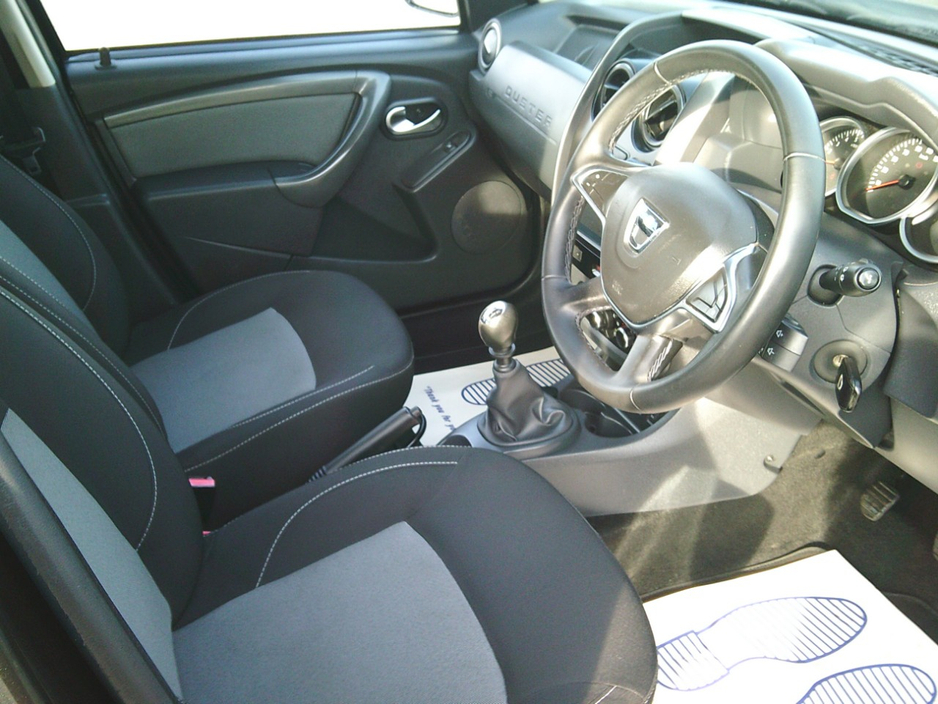 2018 Dacia Duster - image 6