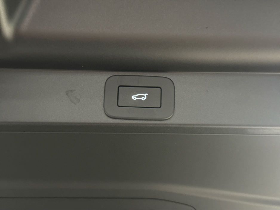 2026 Land Rover Range Rover - image 37