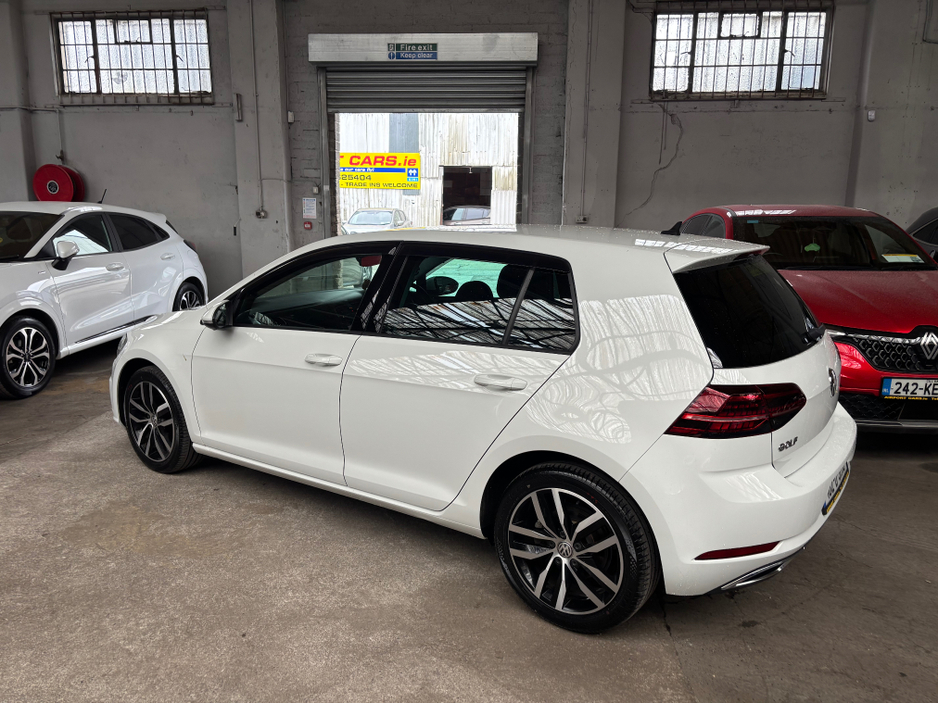 2018 Volkswagen Golf - image 12