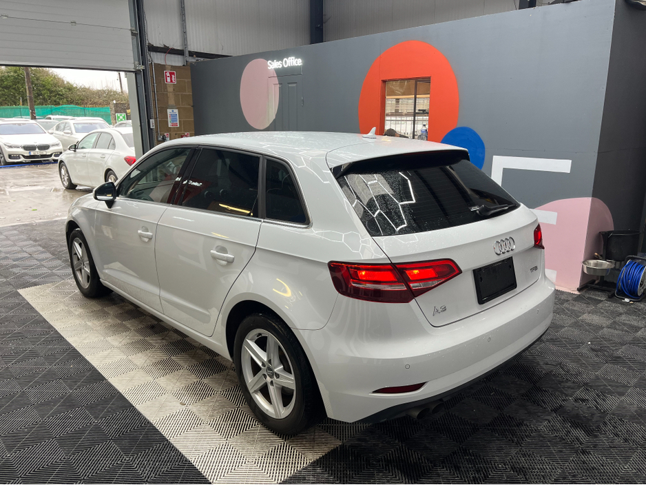 2017 Audi A3 2017 AUDI A3 TFSI SPORTBACK 1.4 AUTOMATIC / CRUISE CONTROL / REVERSE CAMERA AND MORE