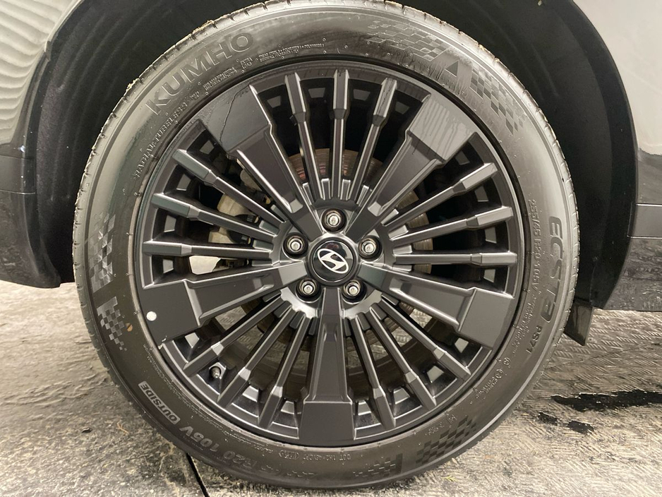 2025 Hyundai Santa Fe - image 5