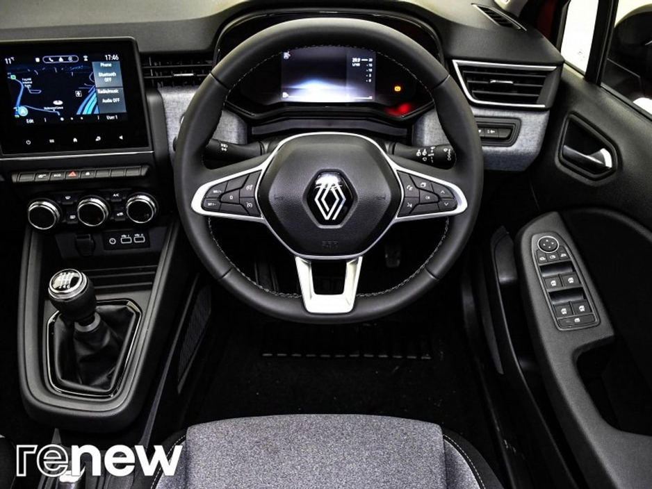 2025 Renault Clio - image 2