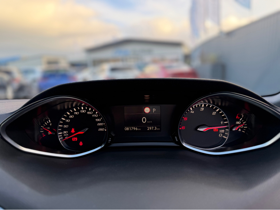 2019 Peugeot 308 - image 12