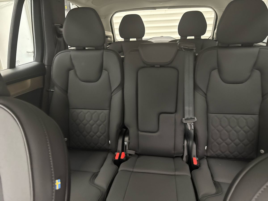 2026 Volvo XC90 - image 27