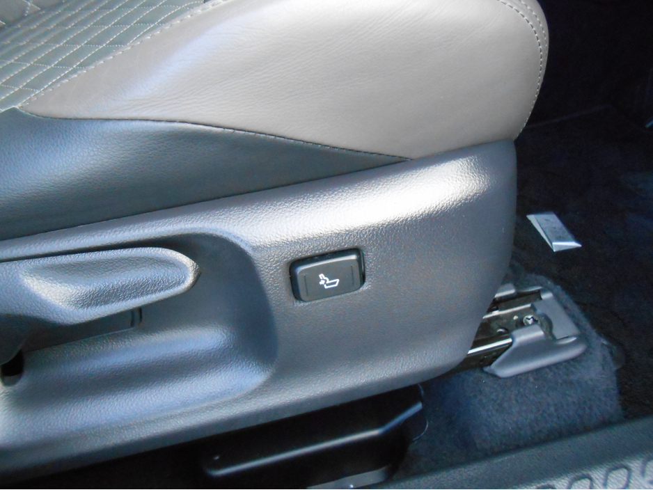 2020 Toyota C-HR - image 13