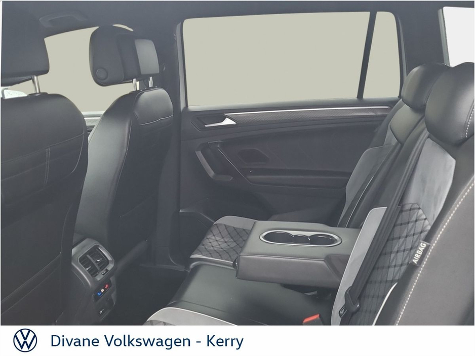 2024 Volkswagen Tiguan Allspace - image 7
