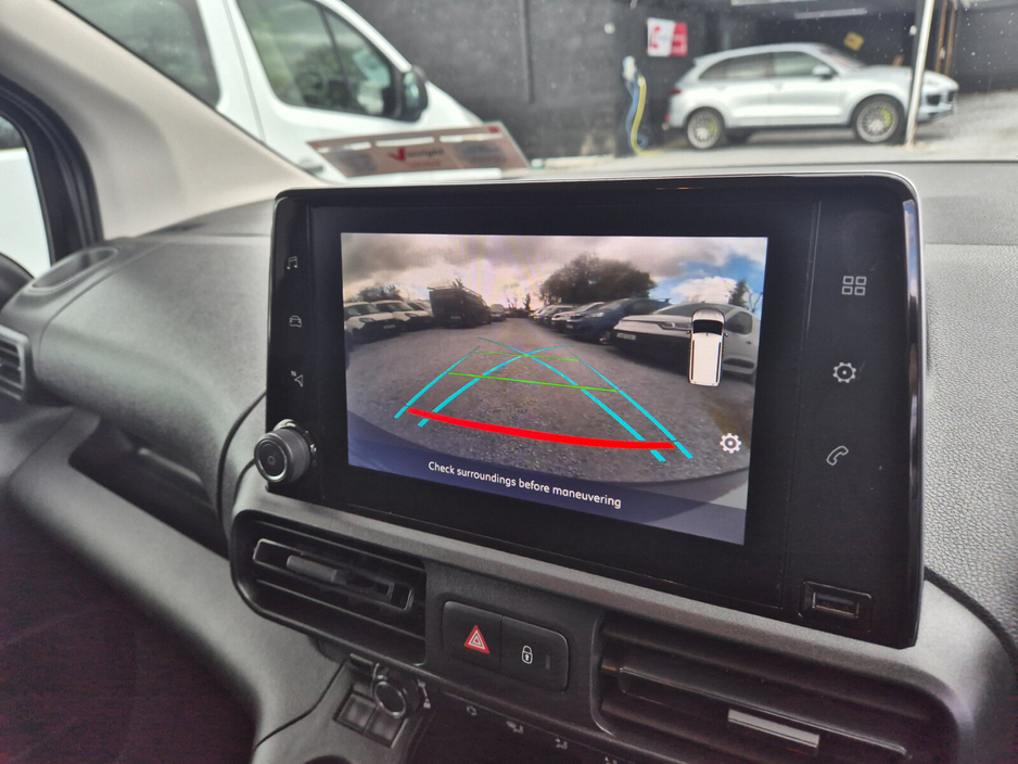 2023 Fiat Doblo - image 5