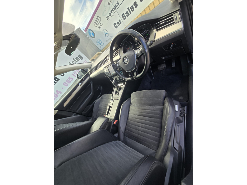 2016 Volkswagen Passat - image 18