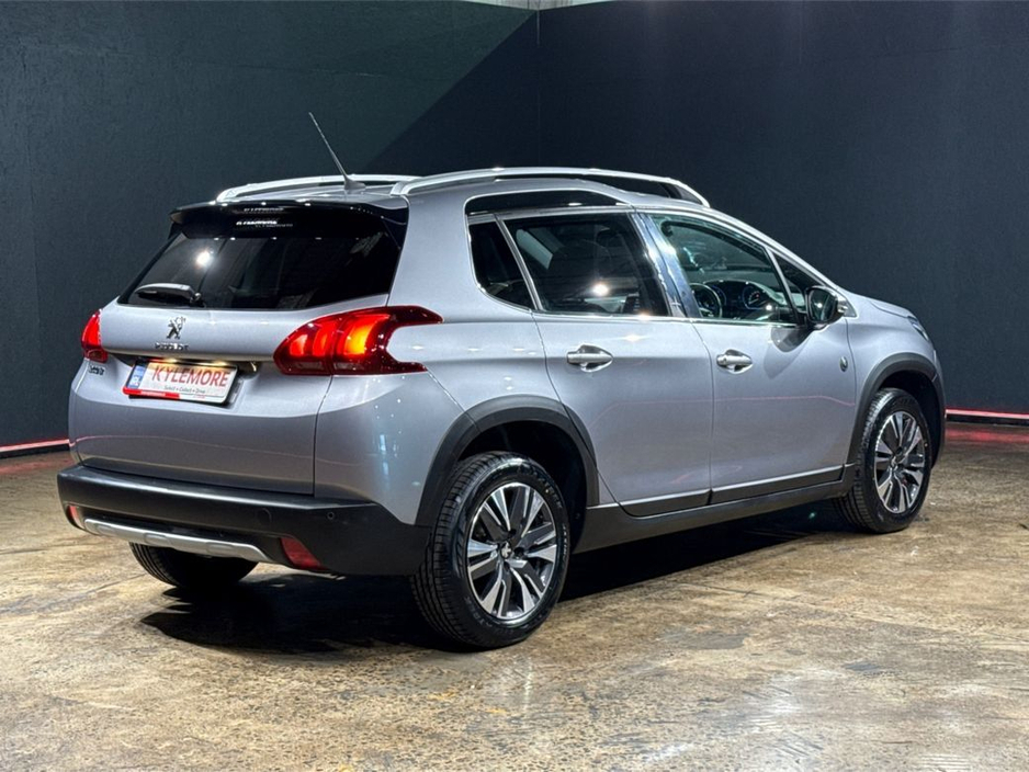 2020 Peugeot 2008 - image 3