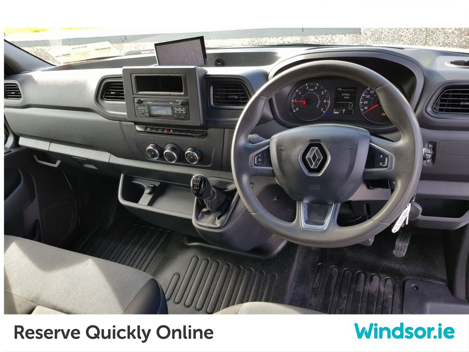 2021 Renault Master - image 3