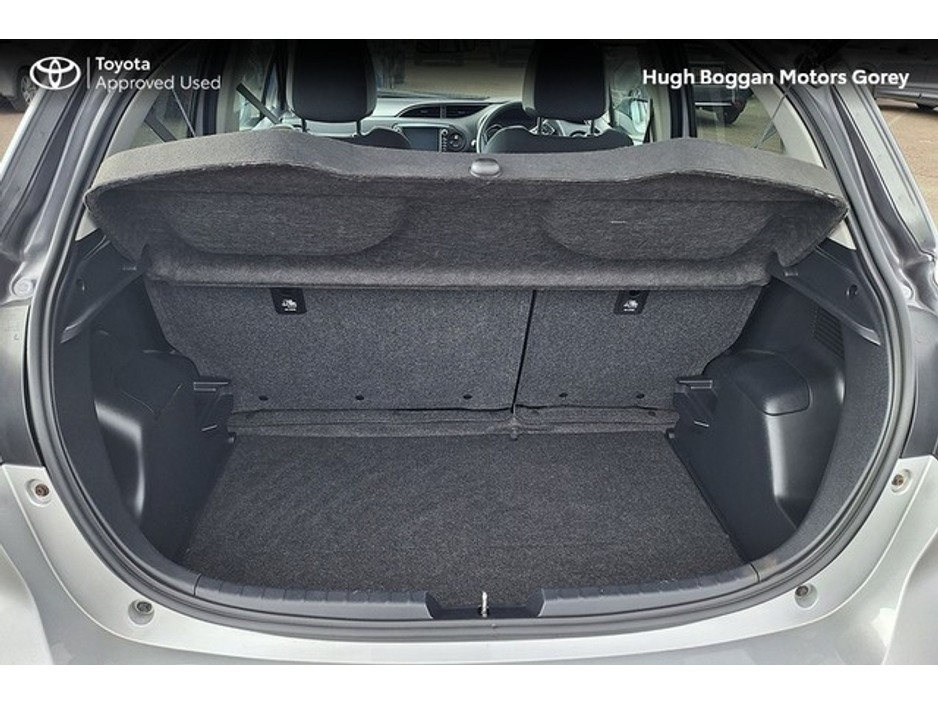 2020 Toyota Yaris - image 11