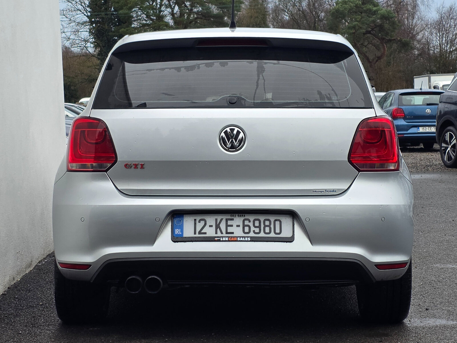 2012 Volkswagen Polo - image 8
