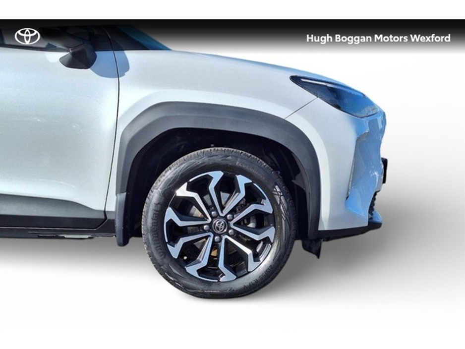 2023 Toyota Yaris Cross - image 11