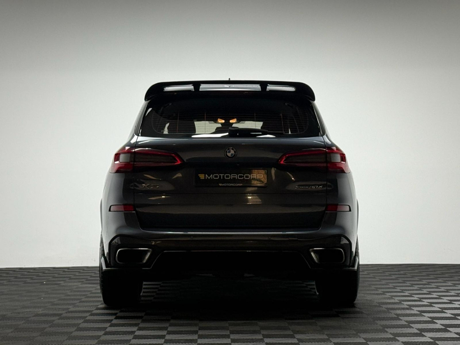 2019 BMW X5 - image 6