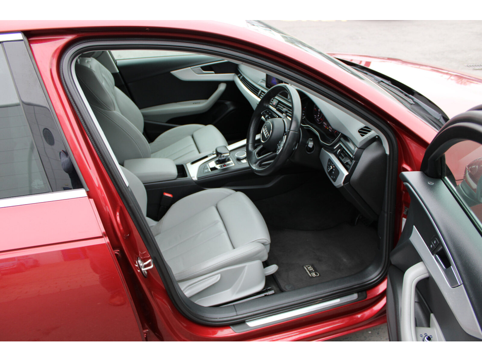 2017 Audi A4 - image 11