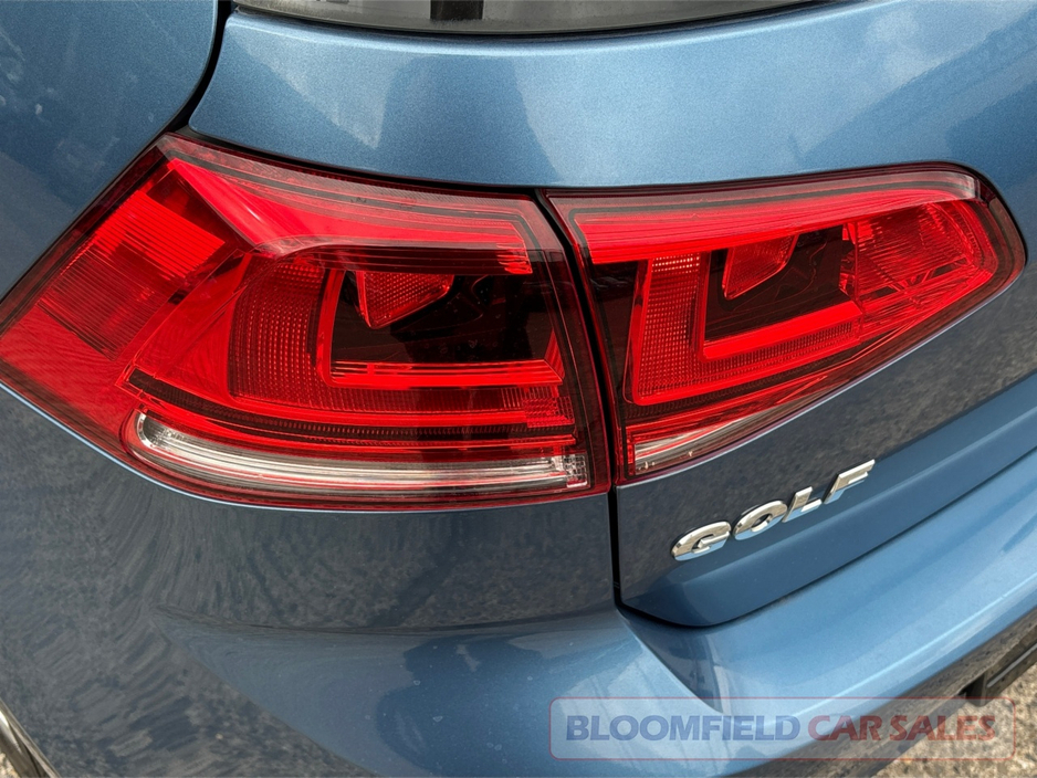 2015 Volkswagen Golf - image 16