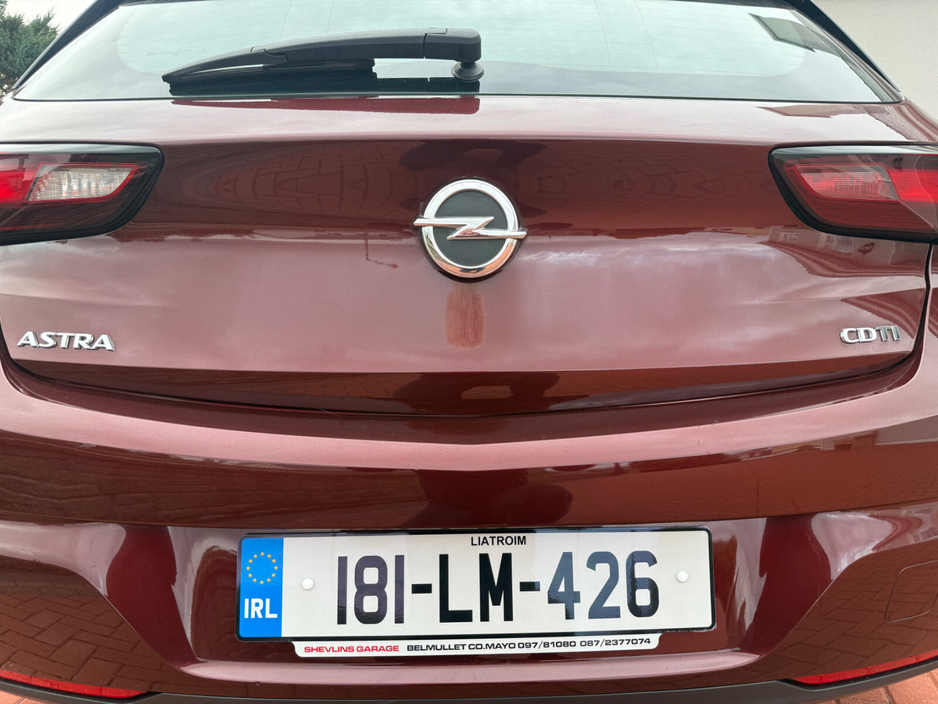 2018 Opel Astra - image 23