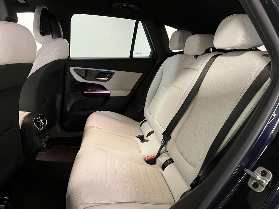 2024 Mercedes-Benz GLC Class - image 13