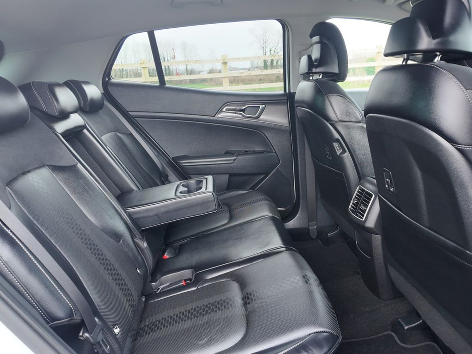 2024 Kia Sportage - image 7