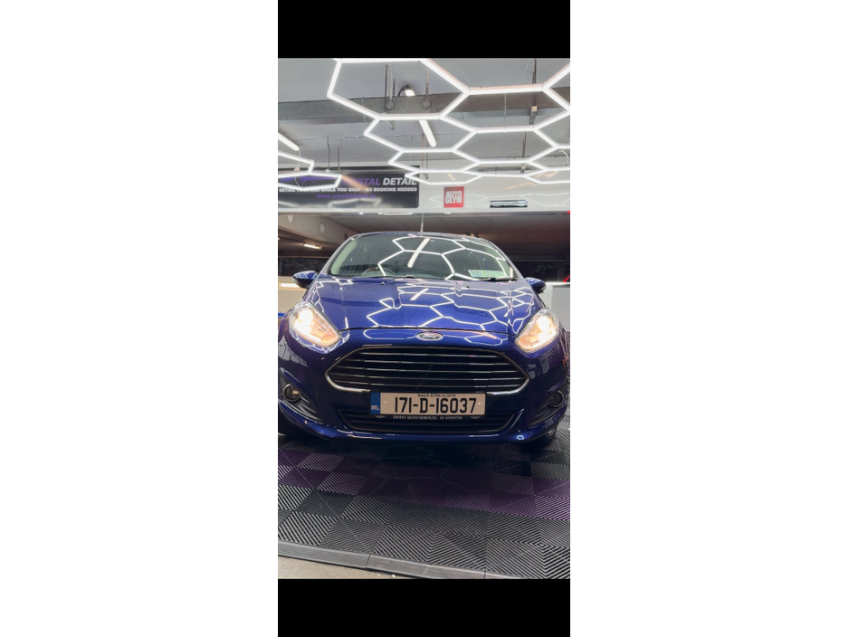 2017 Ford Fiesta - image 5