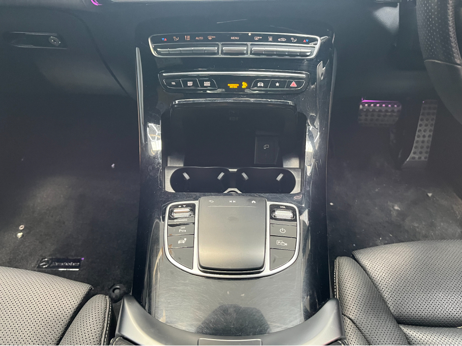 2020 Mercedes-Benz EQC - image 24