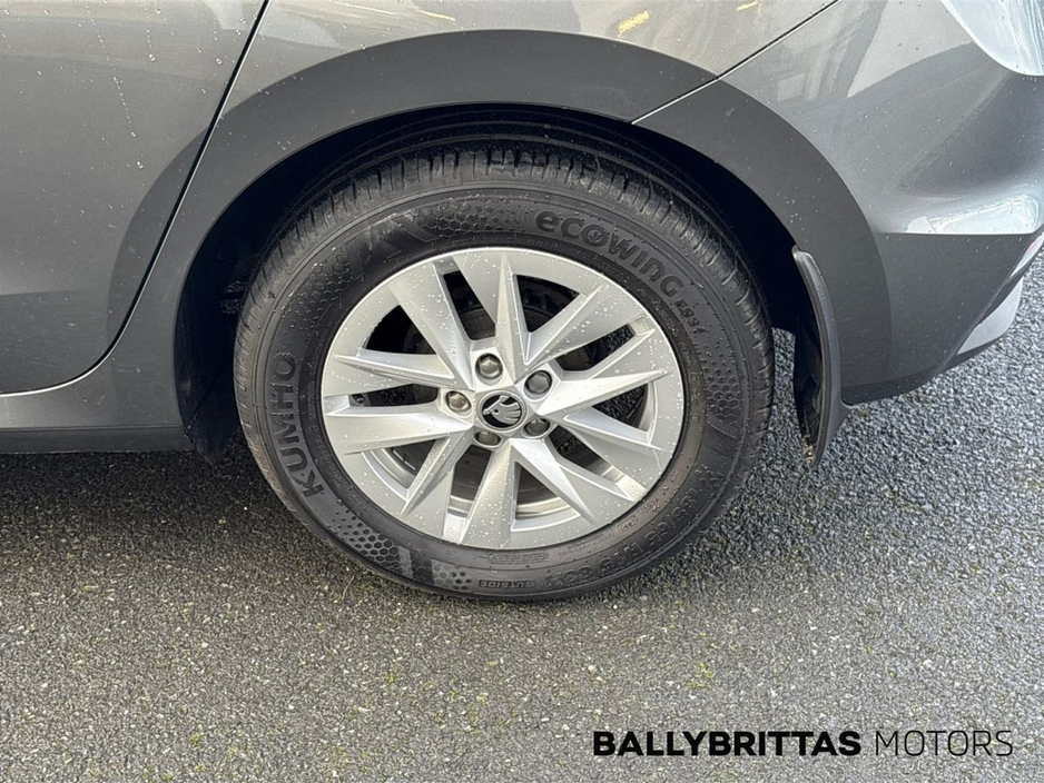 2023 Skoda Fabia - image 8