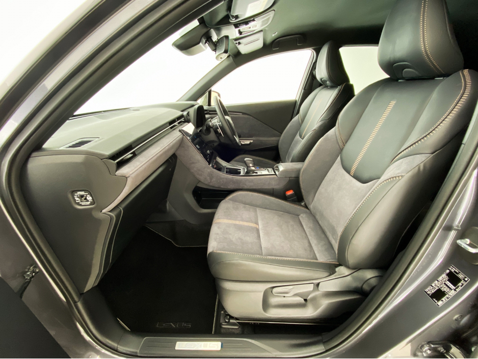 2025 Lexus LBX - image 2